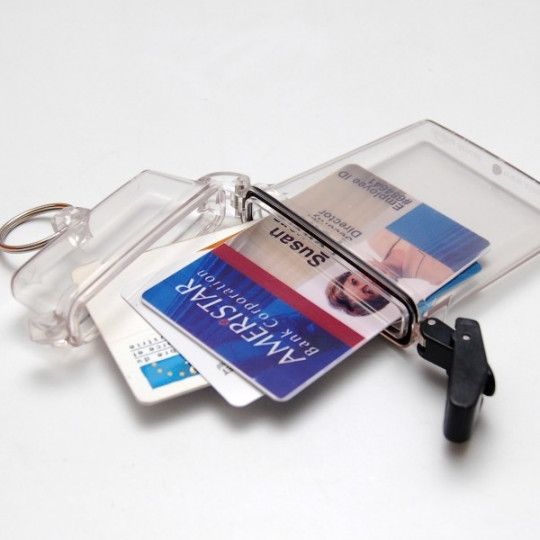 Porte-badges Clearbox étanche avec anneau